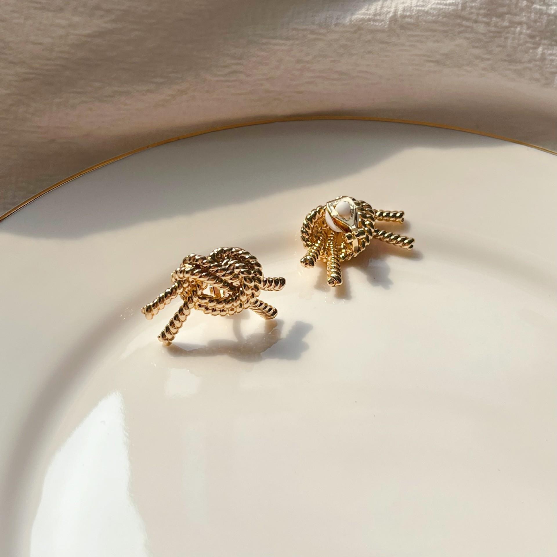 

Золотые серьги без пирсинга, серьги-клипсы для женщин, украшения для ушей