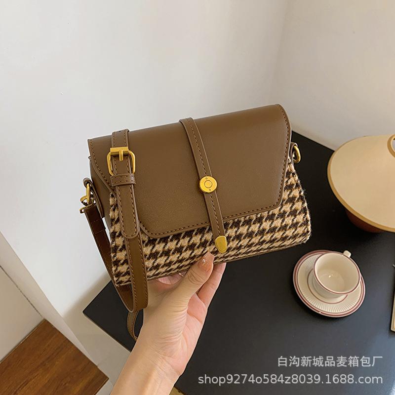 Fashionable and popular underarm small bag for women, 2025 new trendy houndstooth style shoulder bag temperament crossbody small square bag
