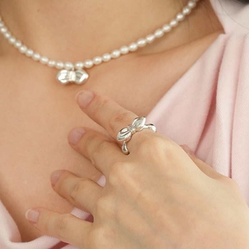 BELLOOGGI Bold Ribbon Ring