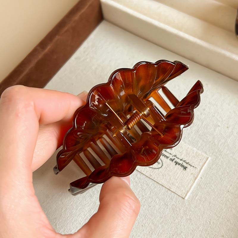 Fashion Brown Plastic Texture Shell Shape Hair Claw For Women Girls Sweet Cute Large Shark Clip Clamps Hair Accessories