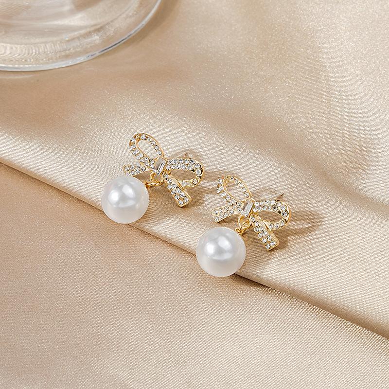 Sweet Diamond-Encrusted Bow Pendant Pearl Stud Earrings, Simple And Light Luxury Temperament Commuter Stud Earrings Earrings