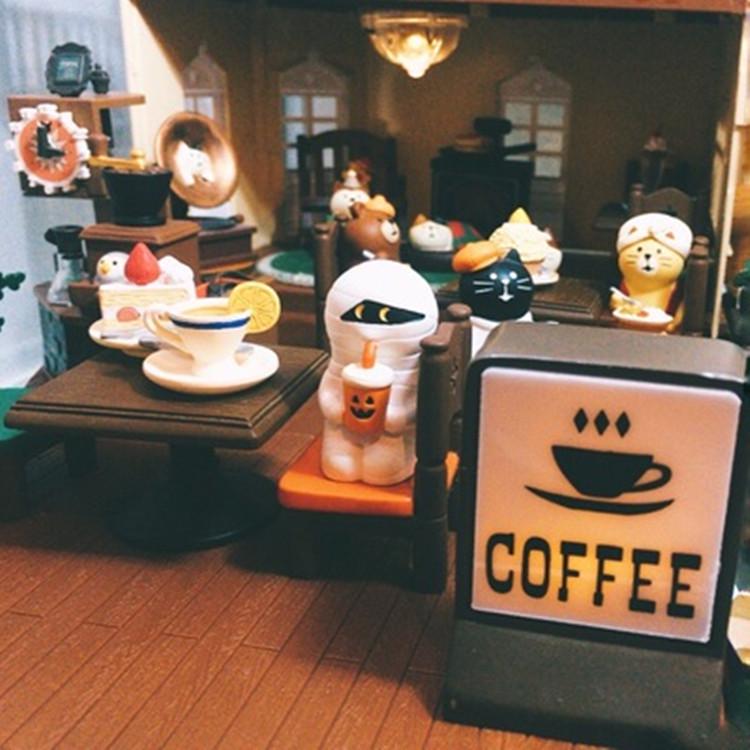 Japanese ZAKKA Gramophone Cat Retro Record Player Miniature Resin Ornament