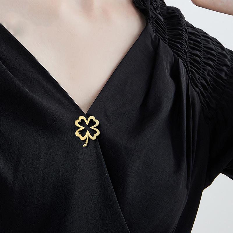 2024 Women's High-Grade Anti-Exposure Brooch: Stylish, Niche Design Clothes Pin.
