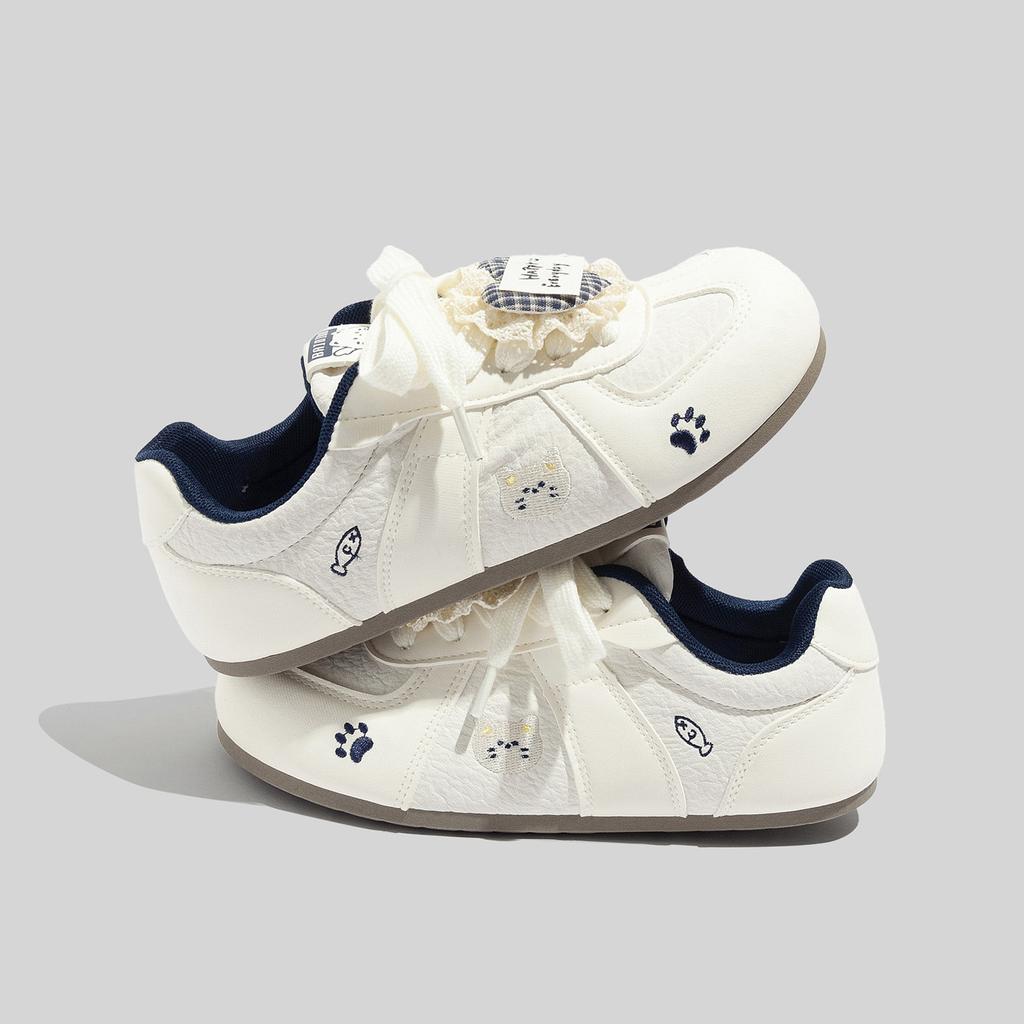 Cute embroidered cat cat casual lace-up women's spring new high-value flat-bottomed German training shoes