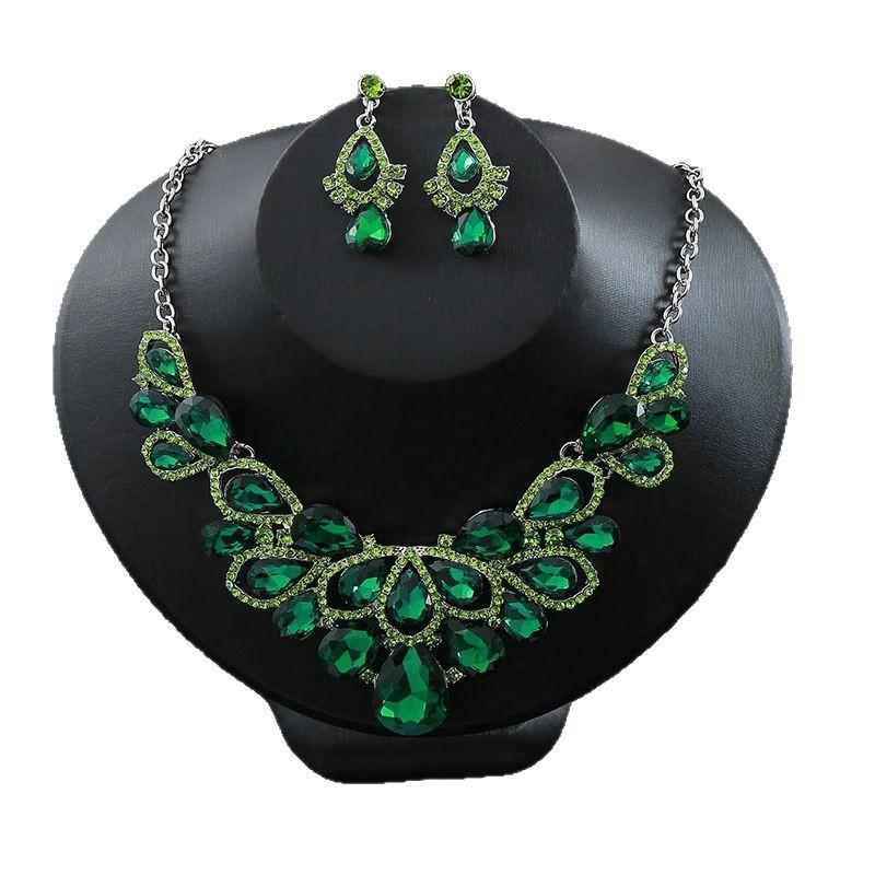European and American Luxury Rhinestone Necklace Earrings Set, Green Court, Decorative Bridal Dress Jewelry 2026