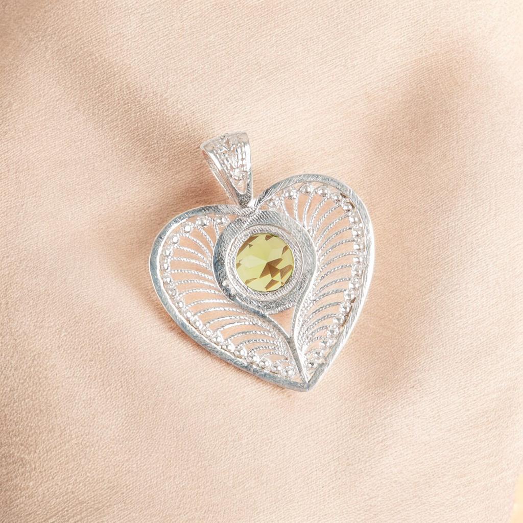 Natural Peridot Gemstone 925 Sterling Silver Jewelry Pendant 1.4" For Women CP-15-3