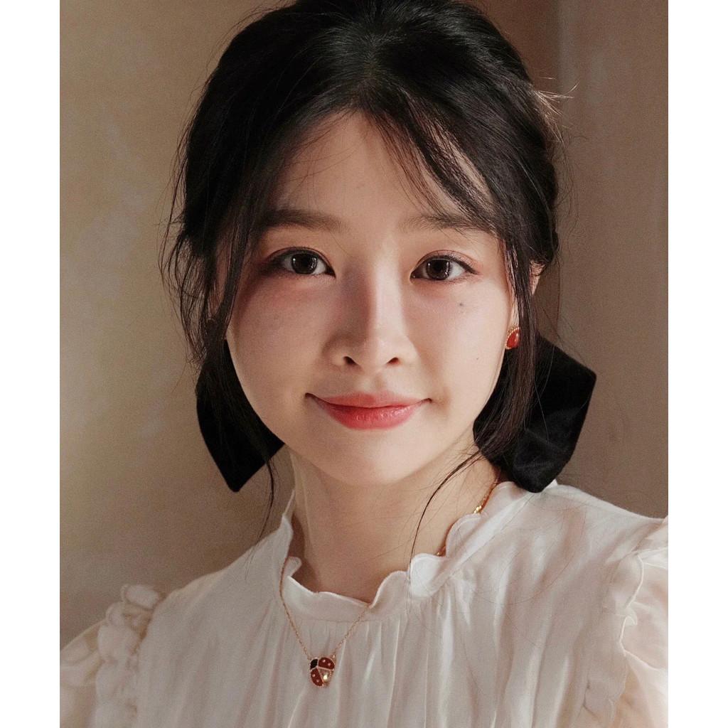 ladybugFlowerlace Necklace Is Gentle and More Eye-catching Than a Clover. The Hollowed Out Design Is Overall Light and Three-dimensional