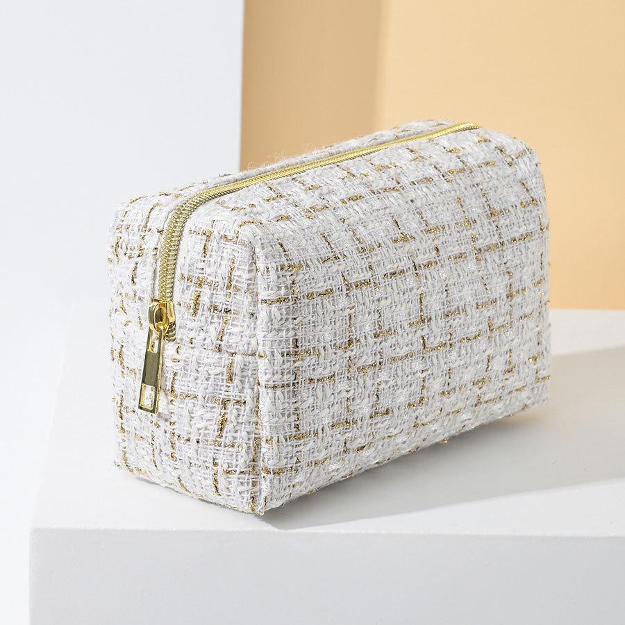 Chic Lipstick Bag: Luxury Cosmetic Storage & Travel Pouch with Feminine Touch