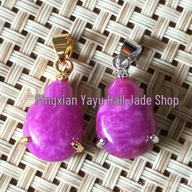 

Кулоны из фиолетового сугилита в форме капли и круглого жадеита золотой