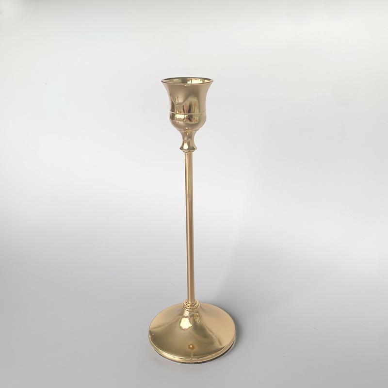 Europejski Złoty Świecznik z Kutego Żelaza - Luksusowy Romantyczny Dekor na Kolację przy Świecach