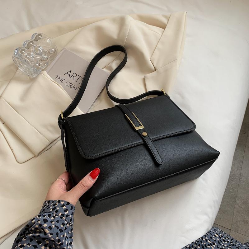 

Soft leather small square bag, high-end temperament bag, niche high-end fashion simple single shoulder oblique span bag, women s versatile bag чорний