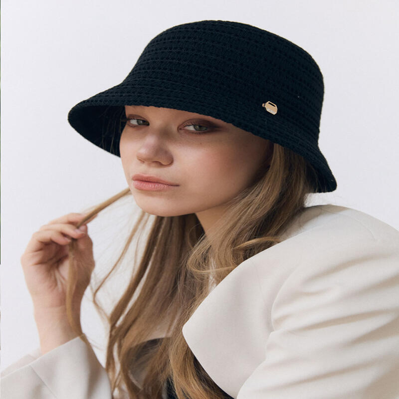 Женская летняя вязаная крючком соломенная шляпа-ведро черная H027 black