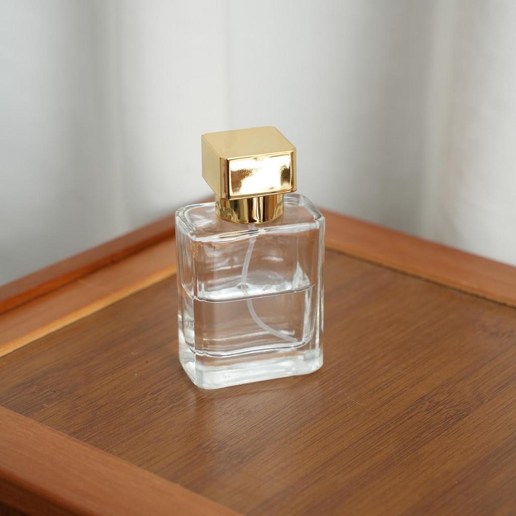 30ml/50ml Square Glass Perfume Bottle with Screw Cap and UV Spray