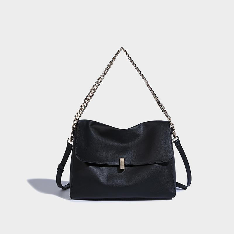 

Women s 2024 new chain single shoulder women s leather underarm autumn and winter soft leather commuter large-capacity bag чорний