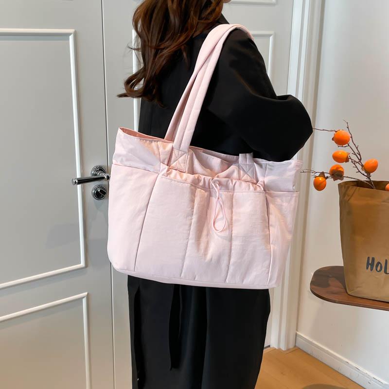 Large Capacity Nylon Tote Bag for Women Lightweight Shopping Shoulder Bag with Multiple Pockets and Zipper Closure for Daily Use
