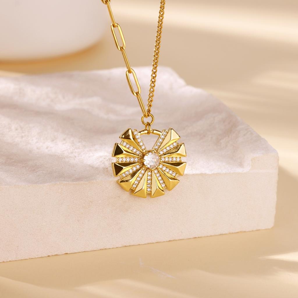 Stainless Steel Sun Pendant Necklace for Women Fashion Gold Color Zircon Charm Chain Necklaces Trendy Aesthetic Jewelry Gift