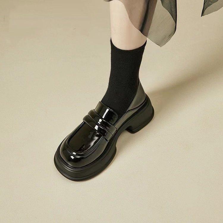Shoes women's autumn new black retro platform small leather shoes single shoes women