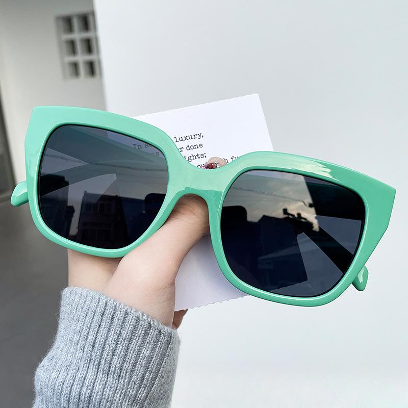 

Розово-розовые солнцезащитные очки, женские модные солнцезащитные очки в квадратной коробке с защитой от ультрафиолета, тонкие онлайн-солнцезащитные очки для знаменитостей Tide с тем же абзацем.