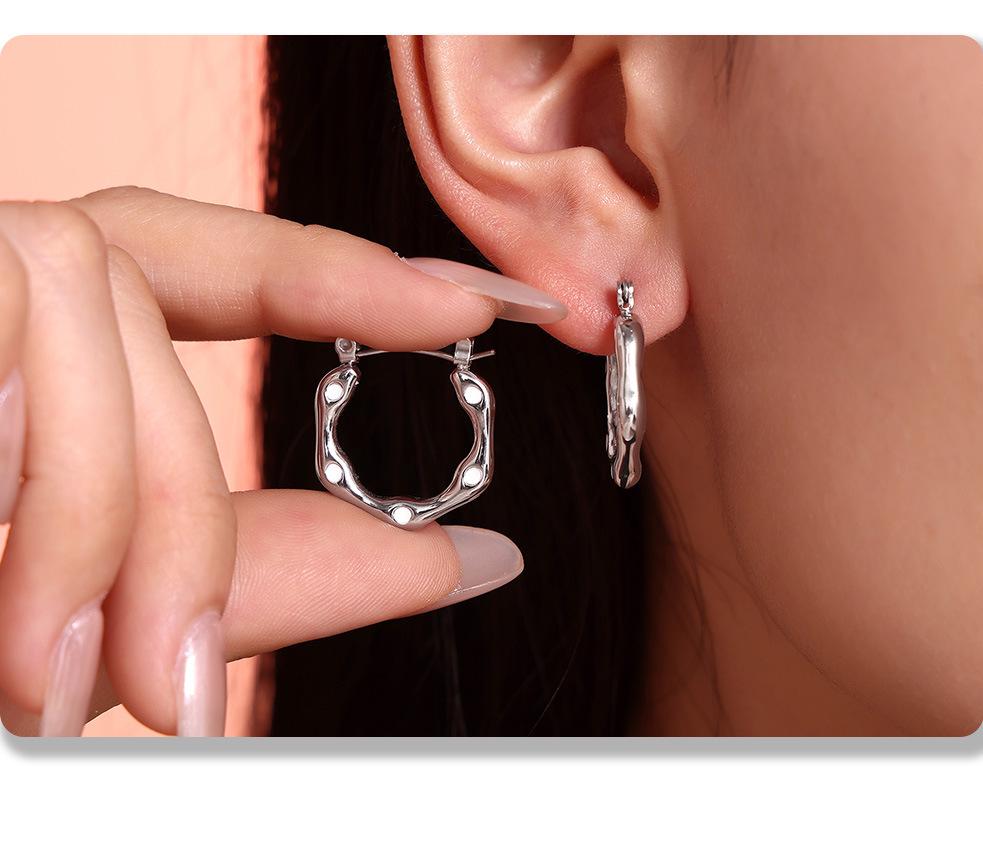 Gold-Plated Titanium U-Shaped Drip Oil Ear Cuffs - European & American Style Earrings for Women