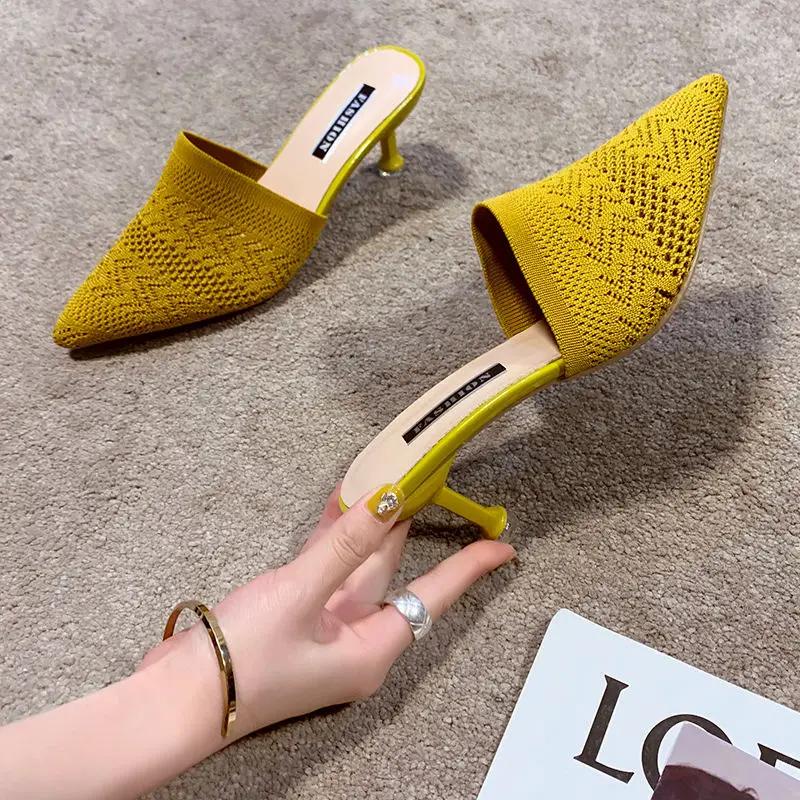 Mode Utomhus Damtofflor Klackskor för Kvinnor Stilrena 2025 Trend PVC Sandaler Bekväma och Eleganta Original Liten Storlek Tofflor