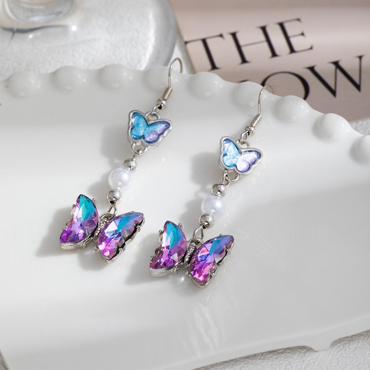 Silver Needle Gradient Butterfly Rhinestone  Pearl Earrings: Sweet, Cool, Versatile Studs for Women with Unique Style.