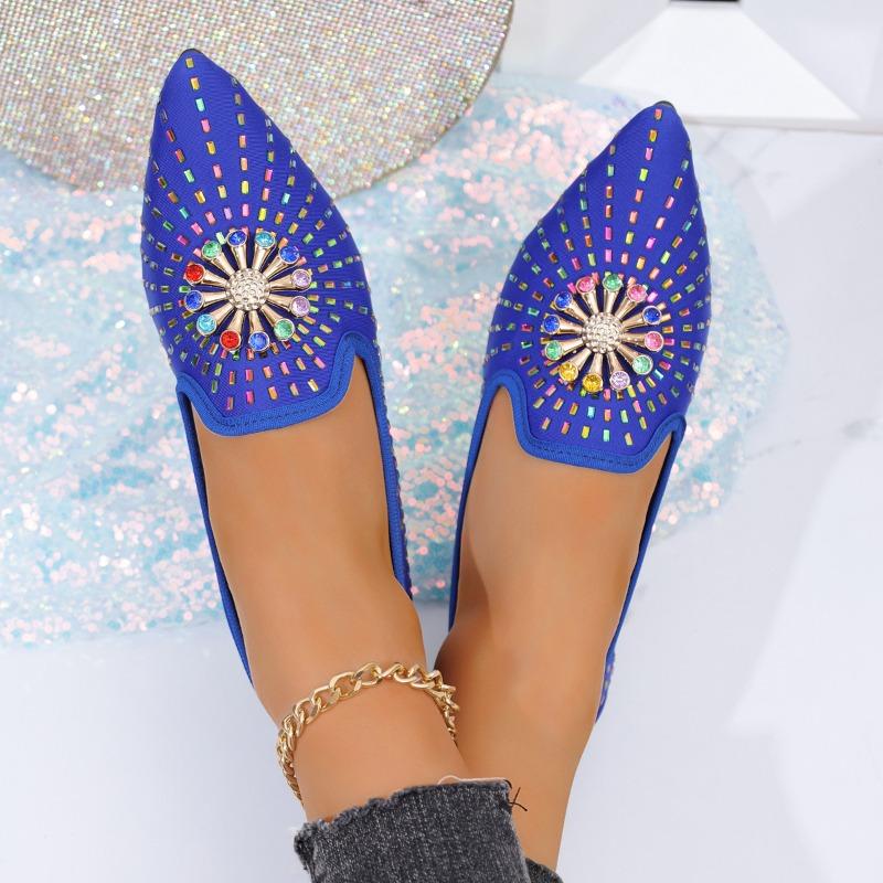 Large size women's shoes new flat bottom shallow mouth Doudou shoes flat bottom rhinestone pointed single shoes women