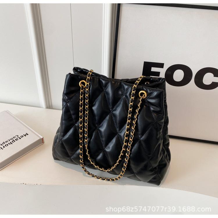 Premium Texture Large-capacity Bag Women's 2025 New Autumn and Winter Fashion Diamond Tote Bag Chain Shoulder Messenger Bag