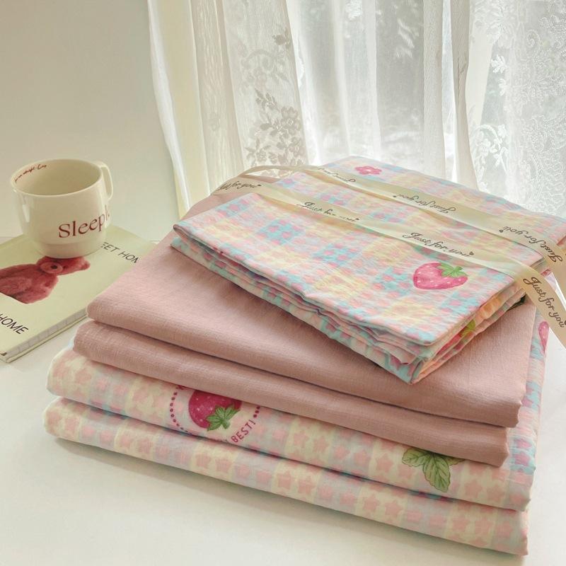 Korean Girls Strawberry Bedding Sets Bed Sheet Duvet Cover with Pillowcase Queen King Size Quilt Cover Set Soft Bed Linen Set