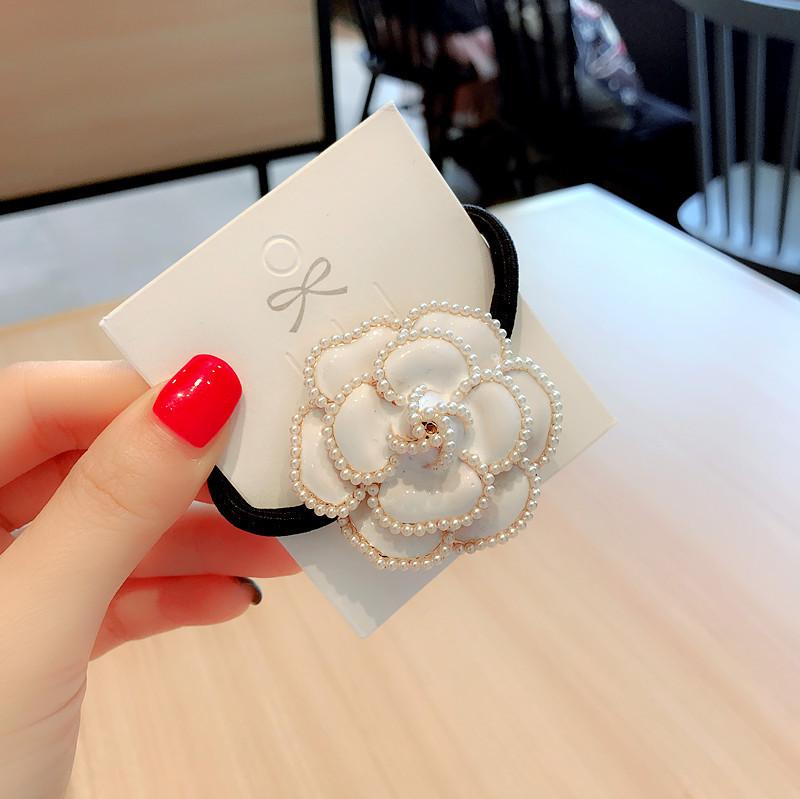 

Корейские резинки для волос с камелией и жемчугом из района Дондэмун белый