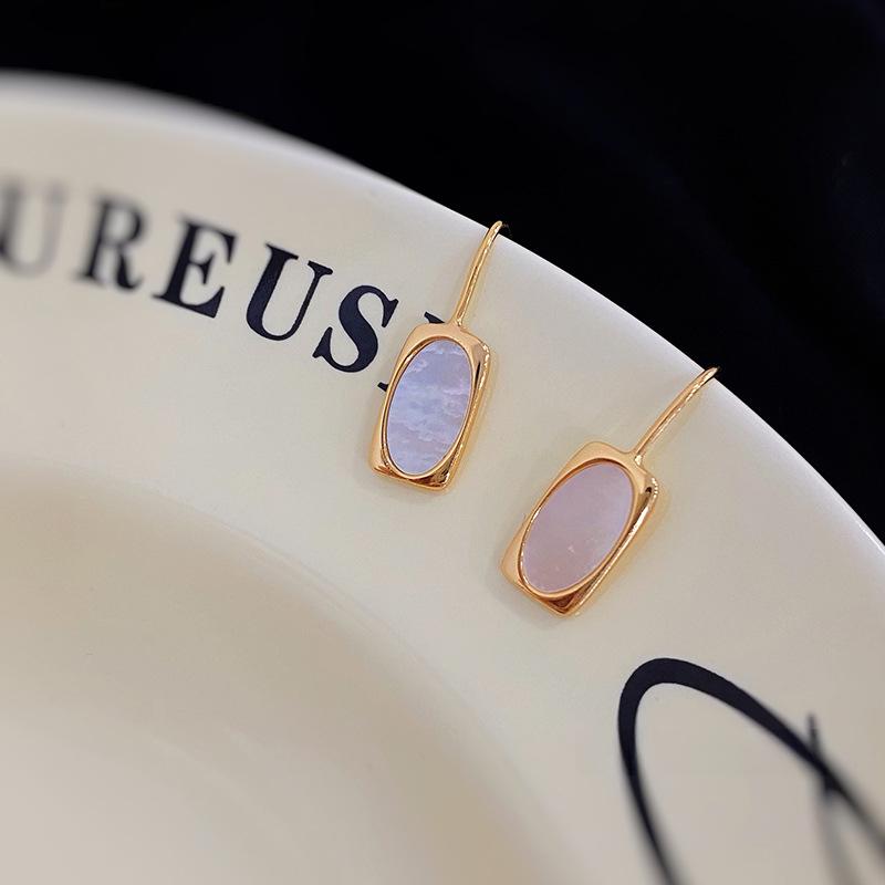 

Легкий роскошный квадратный брендовый набор из ракушек, женские серьги высокого класса, дизайнерское ожерелье