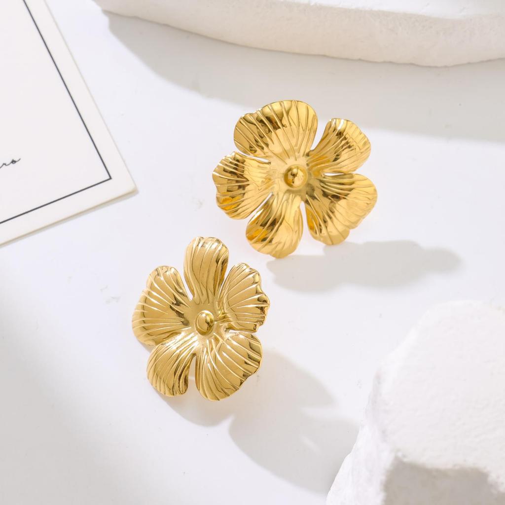 Personalized Design Vertical Pattern Flower Stud Earrings Fashion Temperament Elegant Titanium Steel Earrings Women Do Not Fade Versatile