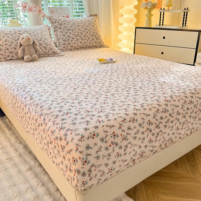 Soft Bedsheet Warmth Fitted Sheet Cartoon Style Bed Linen Velvet Bed Cover Sheets with Elastic Band Drap De Lit (No Pillowcase)