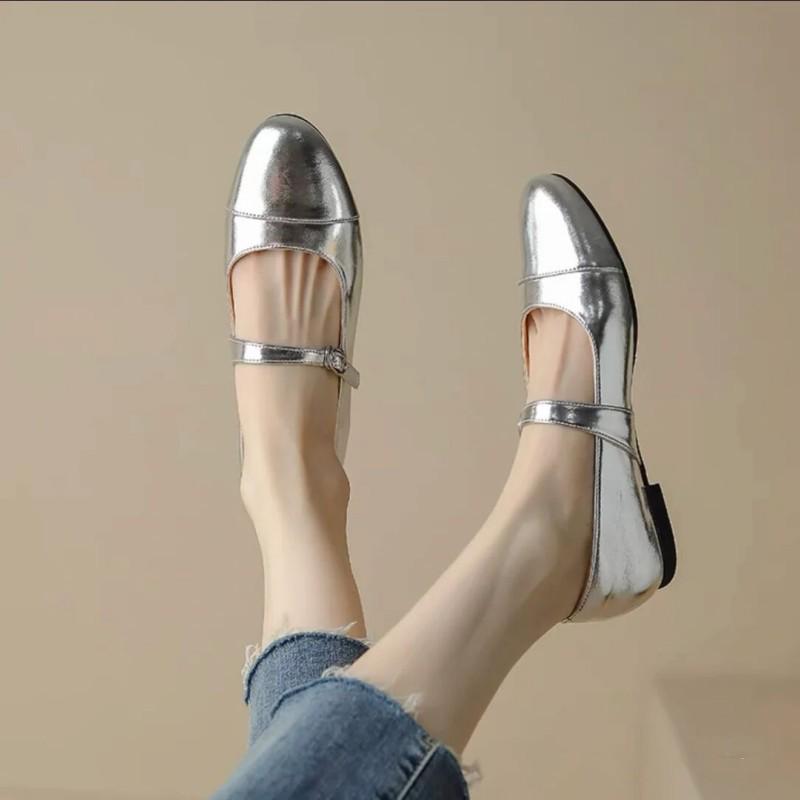 

Серебристые туфли Мэри Джейн: Женские туфли из мягкой кожи во французском стиле, идеально подходят для юбок, размеры 41-43, издание Осень 2024. 39