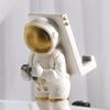 Astronautenfigur aus Kunstharz Tischdekoration Thematische Skulptur für Schlafzimmerzimmer Handwerk