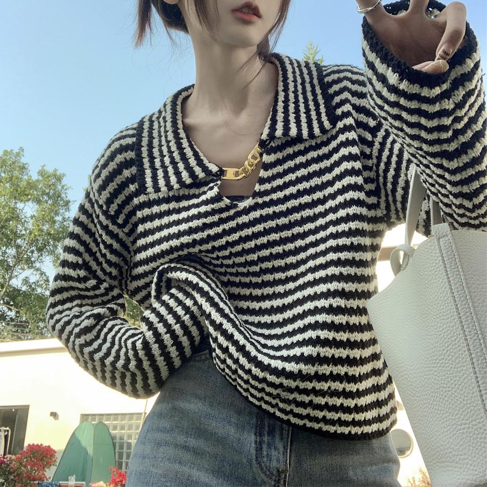 Hepburn-Style Striped Knit Sweater with Doll Collar for Women One Size