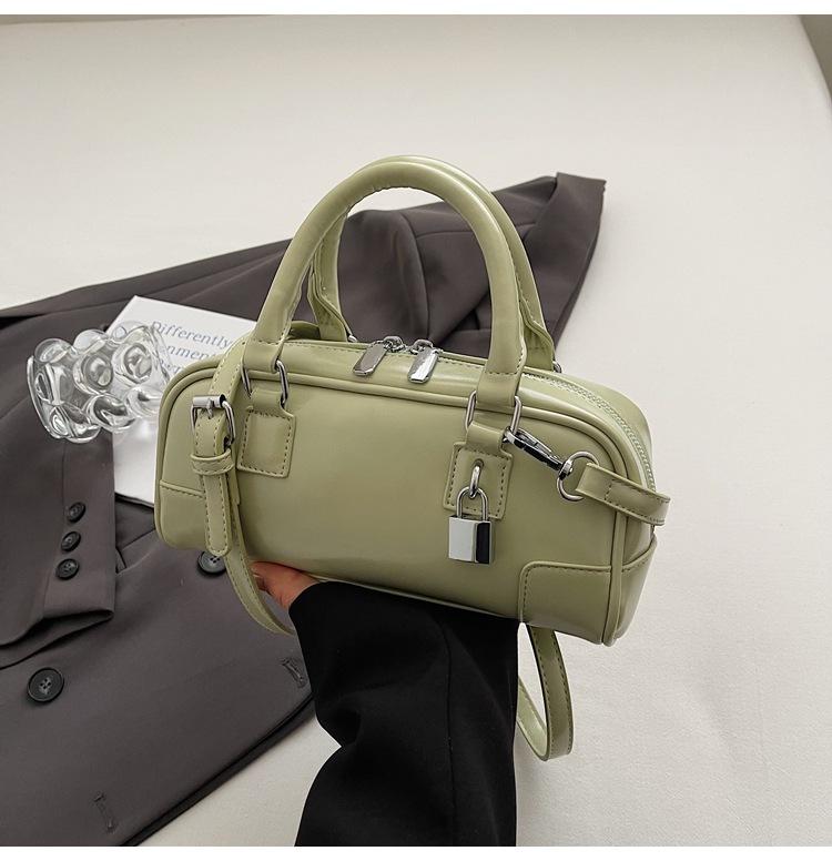 

Трендовая модная универсальная наплечная сумка-мессенджер 2025 весна нишевый дизайн однотонная сумочка сумка-боулинг женская светло-зеленый