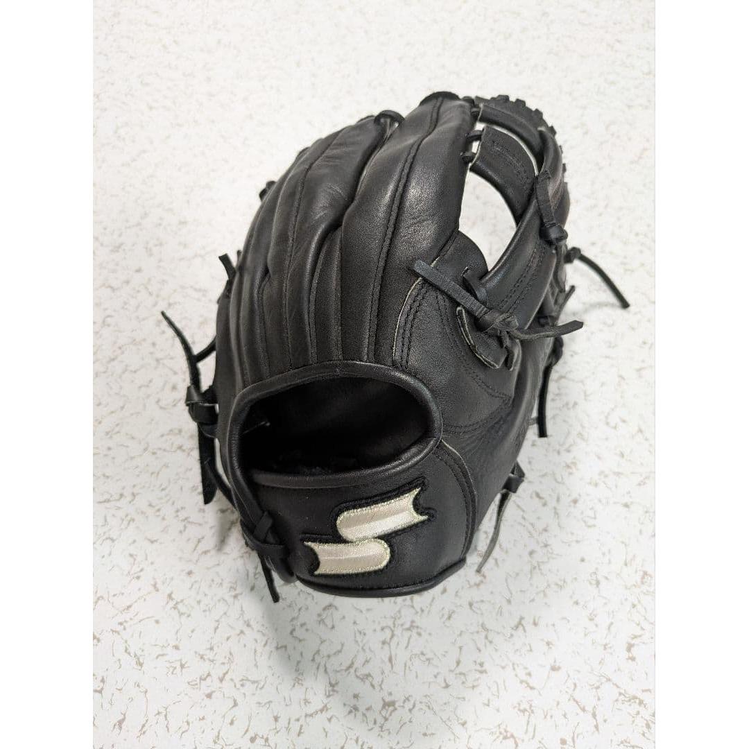 Used SSK black soft gloves