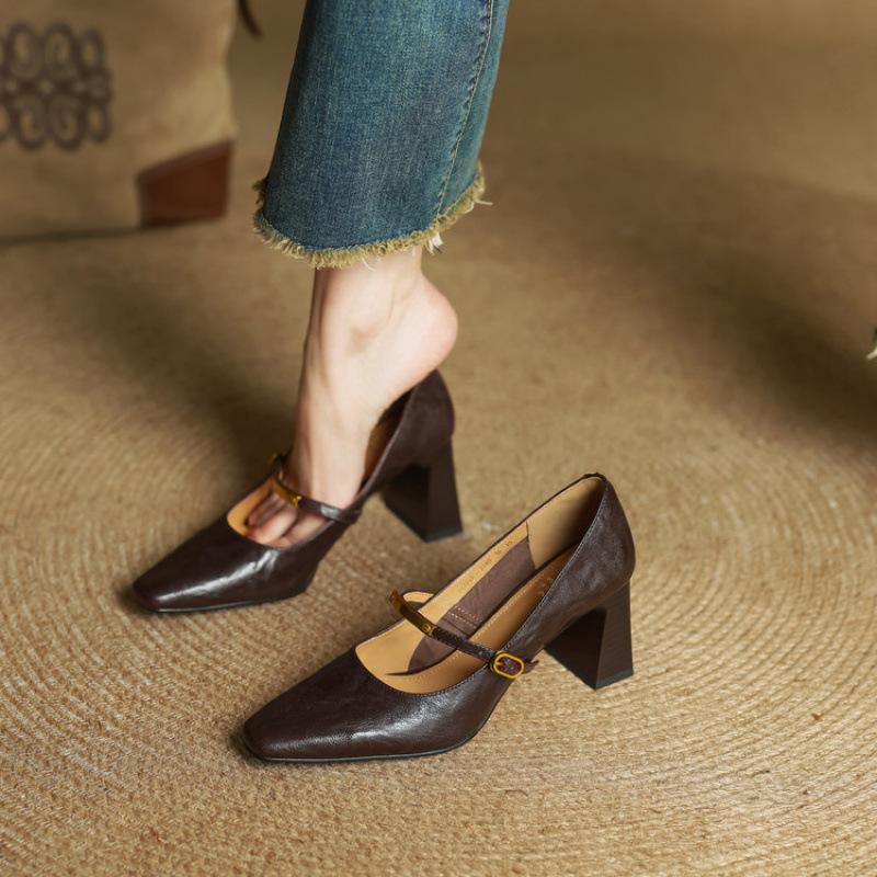 New Comfortable Leather Single Shoes Wear Small Leather Shoes In All Seasons Women's Headgear Feet Casual Solid Color Large Size Shoes Low Top Light 