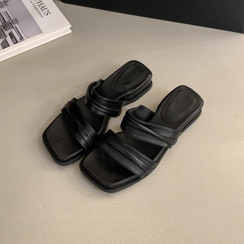 Thick-soled one-word slippers for women to wear in summer, new slope heel sandals, French gentle fairy wind open-toed beautiful sandals