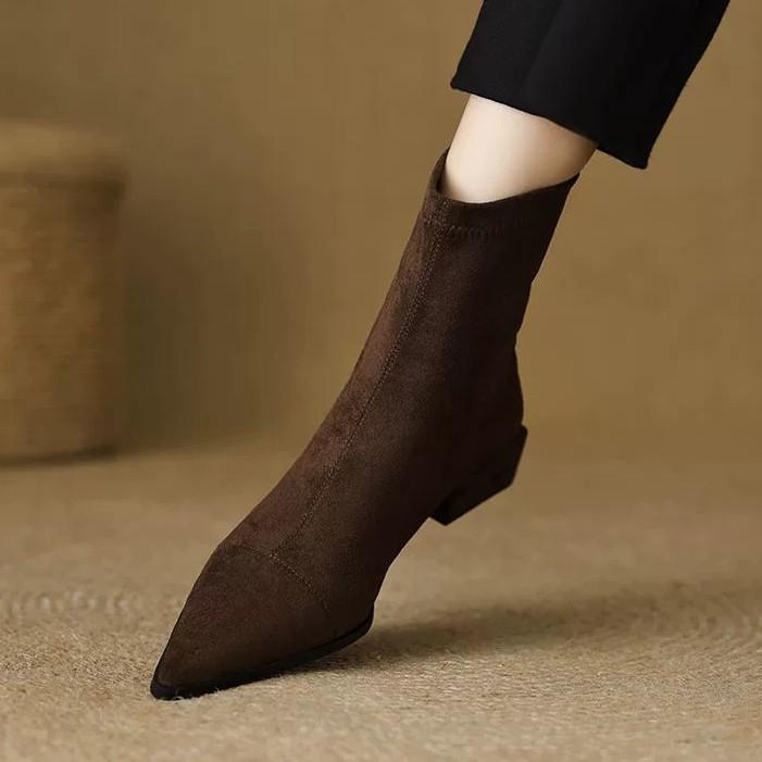 Stivaletti da donna 2026 nuovi autunno e inverno stivaletti color carne a fondo piatto stivaletti corti francesi a punta da donna