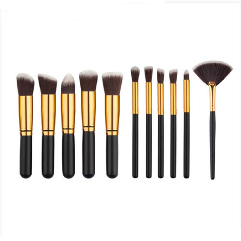 Makeup Brush Set With Handles For Face And Eye Makeup Artists