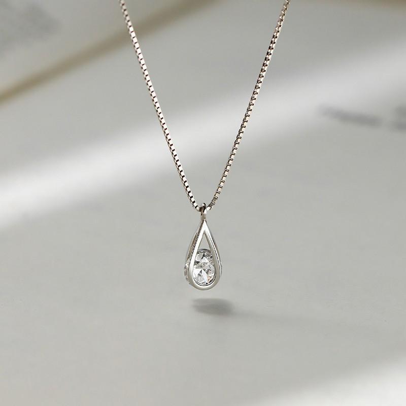 Korean Fashoin Sparkling Starry Silver Necklace For Women Jewelry Trending New Luxury Crystal Cross Pendant Necklaces