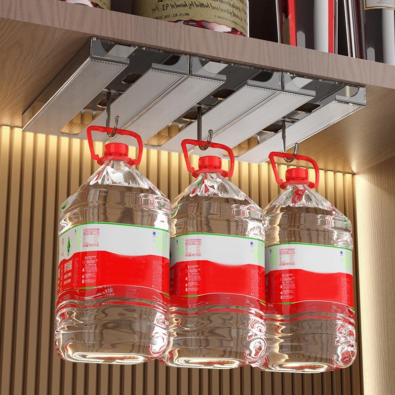 Obrácený stojan na sklenice na víno: Závěsný držák na hrnky do kuchyně a baru bez nutnosti vrtání