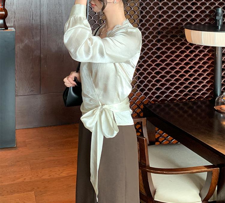 2026 Spring Floral Jacquard Satin Top: Elegant V-Neck Sheen Shirt with Lace Patchwork and Long Sleeves for Women