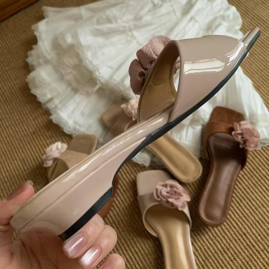 2025 new French beautiful fairy style square head flower word with slope heel sandals girl summer with skirt slippers