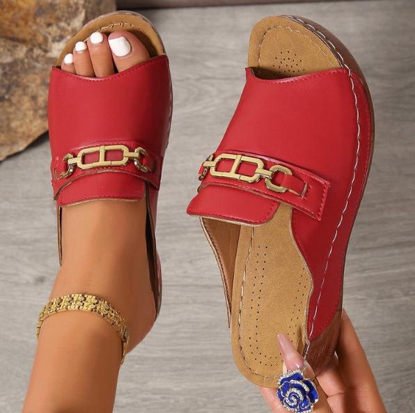 

Женские тапочки Лето Новая мода Металлическая кнопка Шлепанцы Обувь Клиновидные Пляжные сандалии Женские Уличные Платформа Досуг Женские Тапочки 43