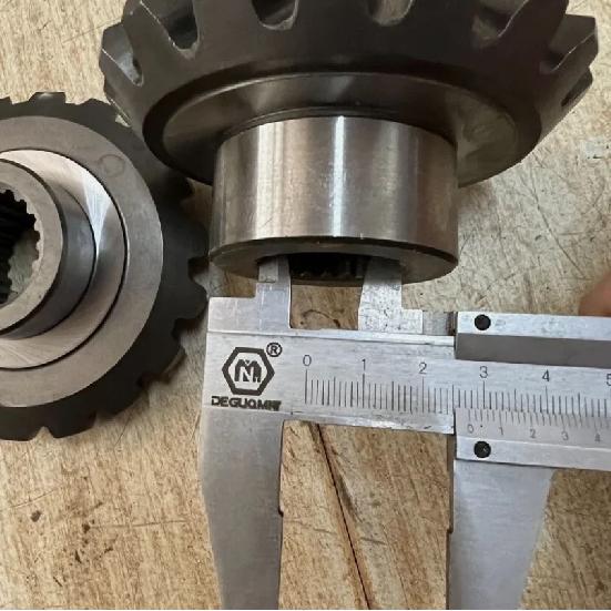 Tractor Front Axle Bevel Gear 17/18 Teeth 3C091-43250 For Kubota M854K.954KQ