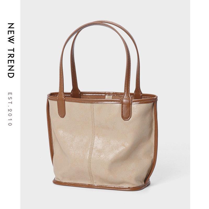 Bag Summer Women's Versatile New Women's Bag Leather Shoulder Large Capacity Commuter Bucket Bag Light