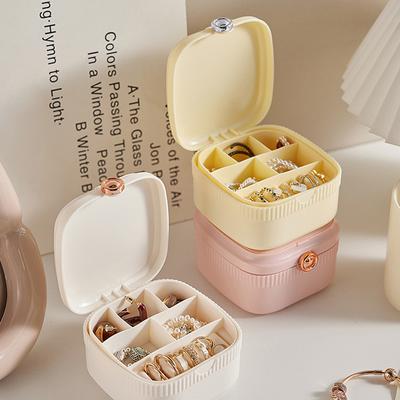 Boîte de rangement simple et polyvalente, bijoux pour les mains, boucles d'oreilles carrées, clous d'oreilles, collier, boîte portable, boîte à bijoux tendance de niche.