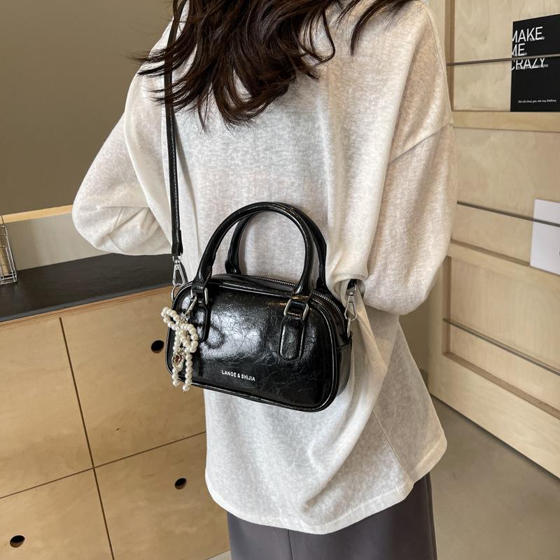New Women's Bag 2025 New Popular Internet Celebrity Summer Versatile Shoulder Messenger Bag Fashion High Sense Handbag